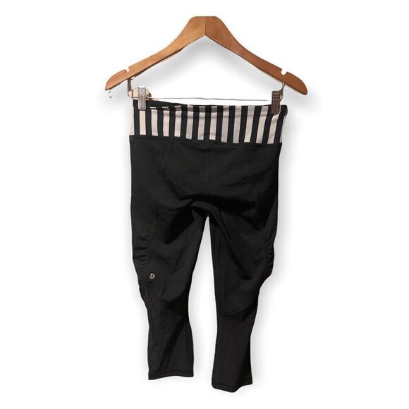 Lululemon Water Bound‎ Crop Size 4 Black Apex Stripe Printed Black Dune - Picture 1 of 4